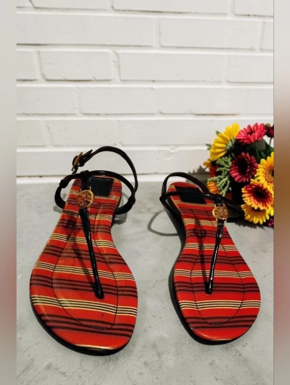 Tory Burch Emmy Striped Patent Leather Thong Sandals EUC Size 8